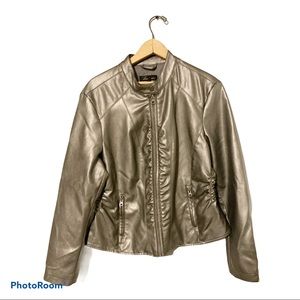 Super cool silver biker jacket by Baccini